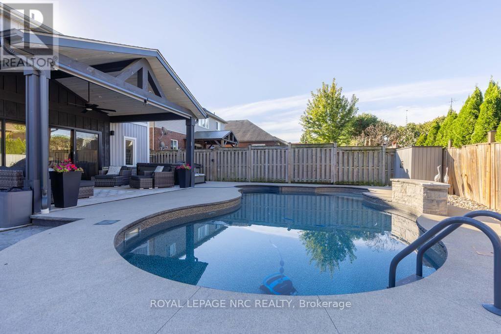4050 BUSH CRESCENT - 39