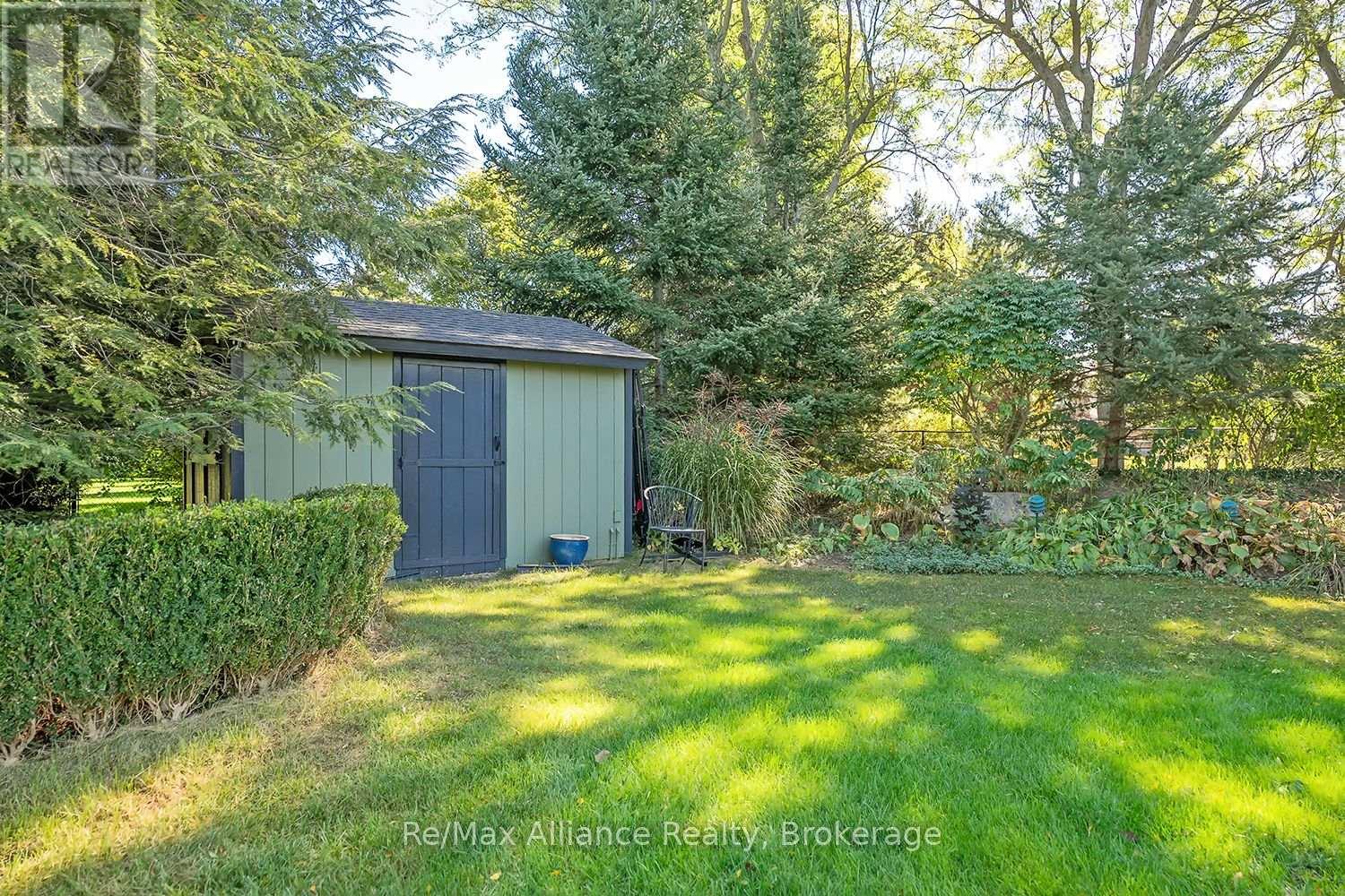 31 MEANDER CLOSE - 50