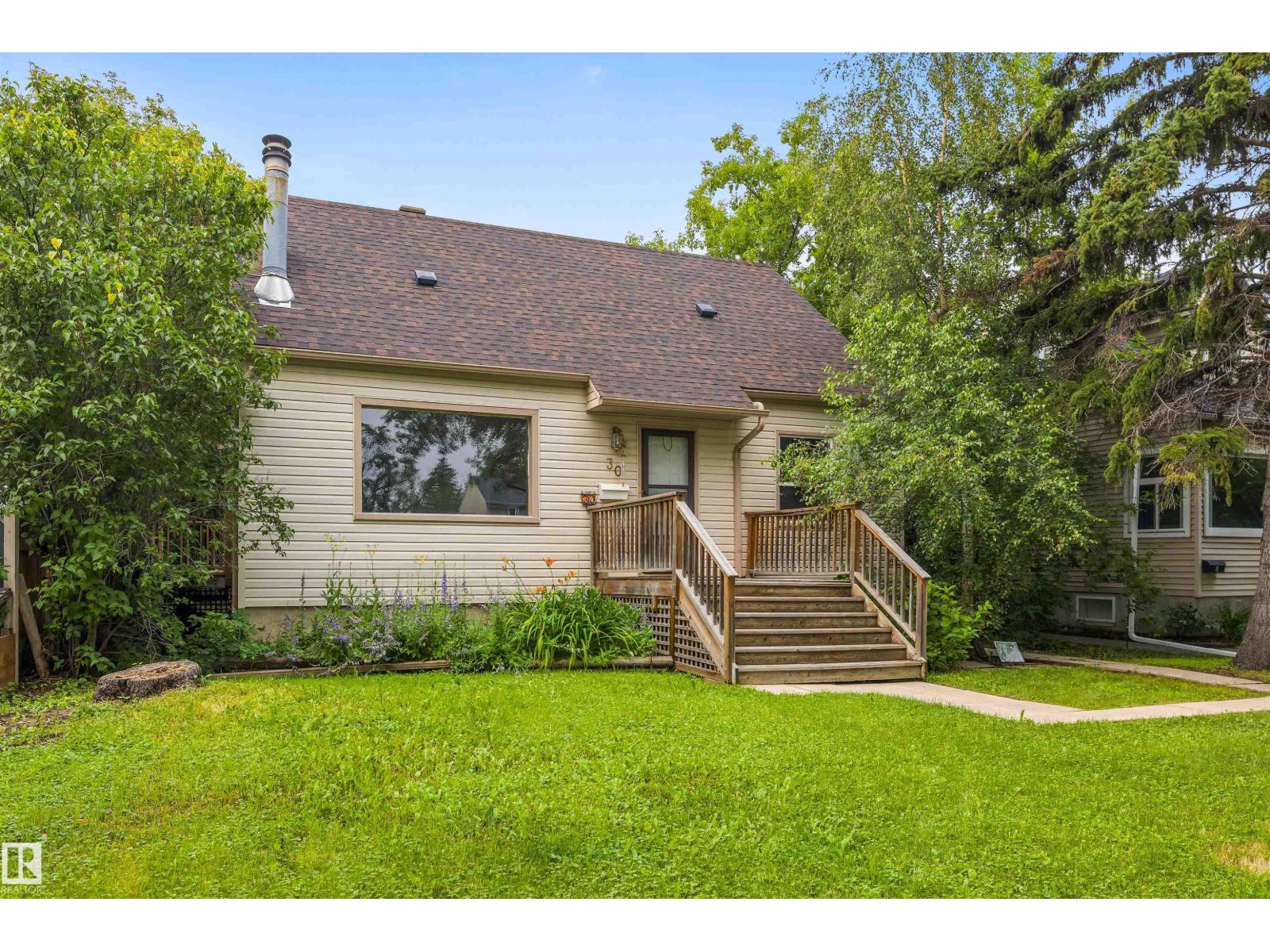 11230 75 AV NW, Edmonton, Alberta, T6G0H3