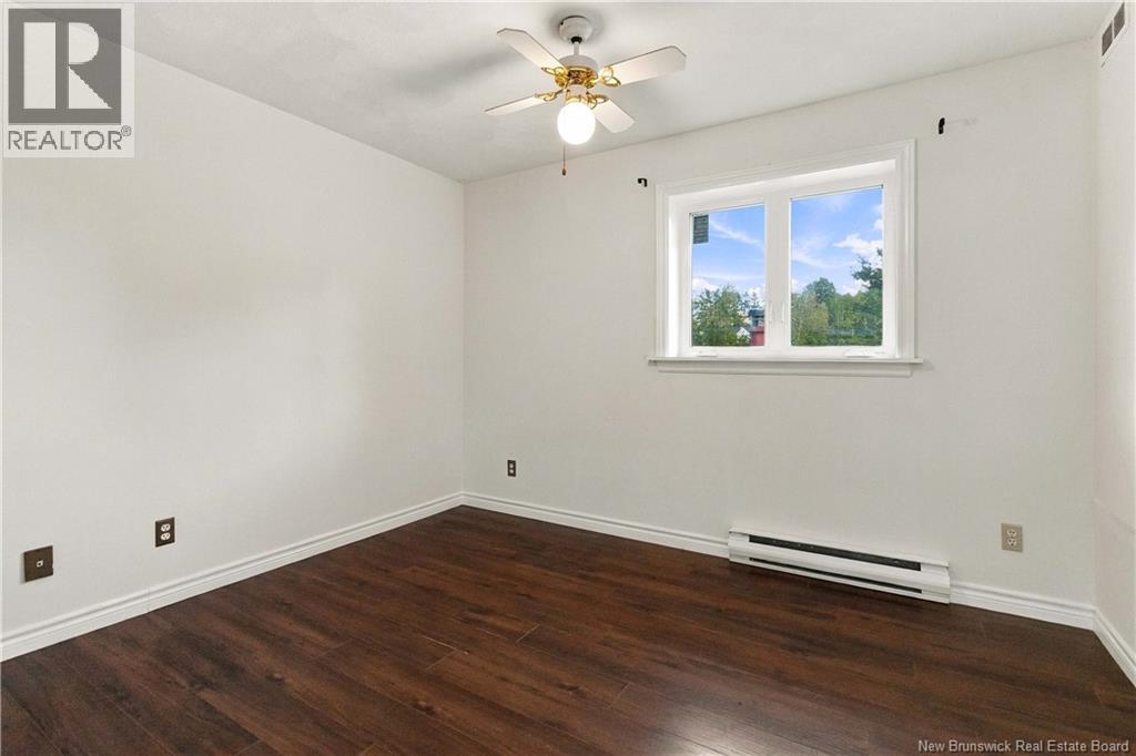 44 West Avenue - Image 29