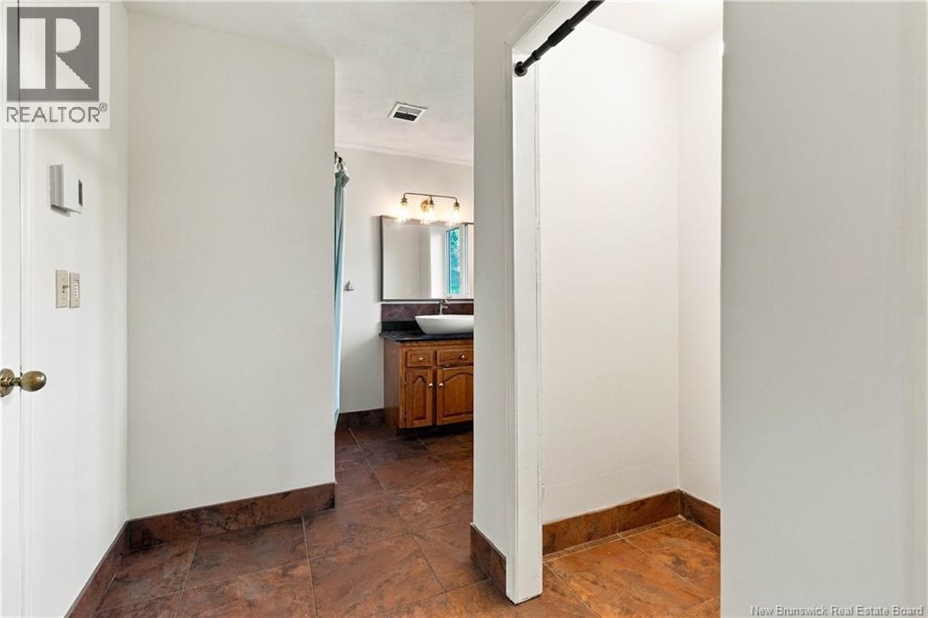 44 West Avenue - Image 37