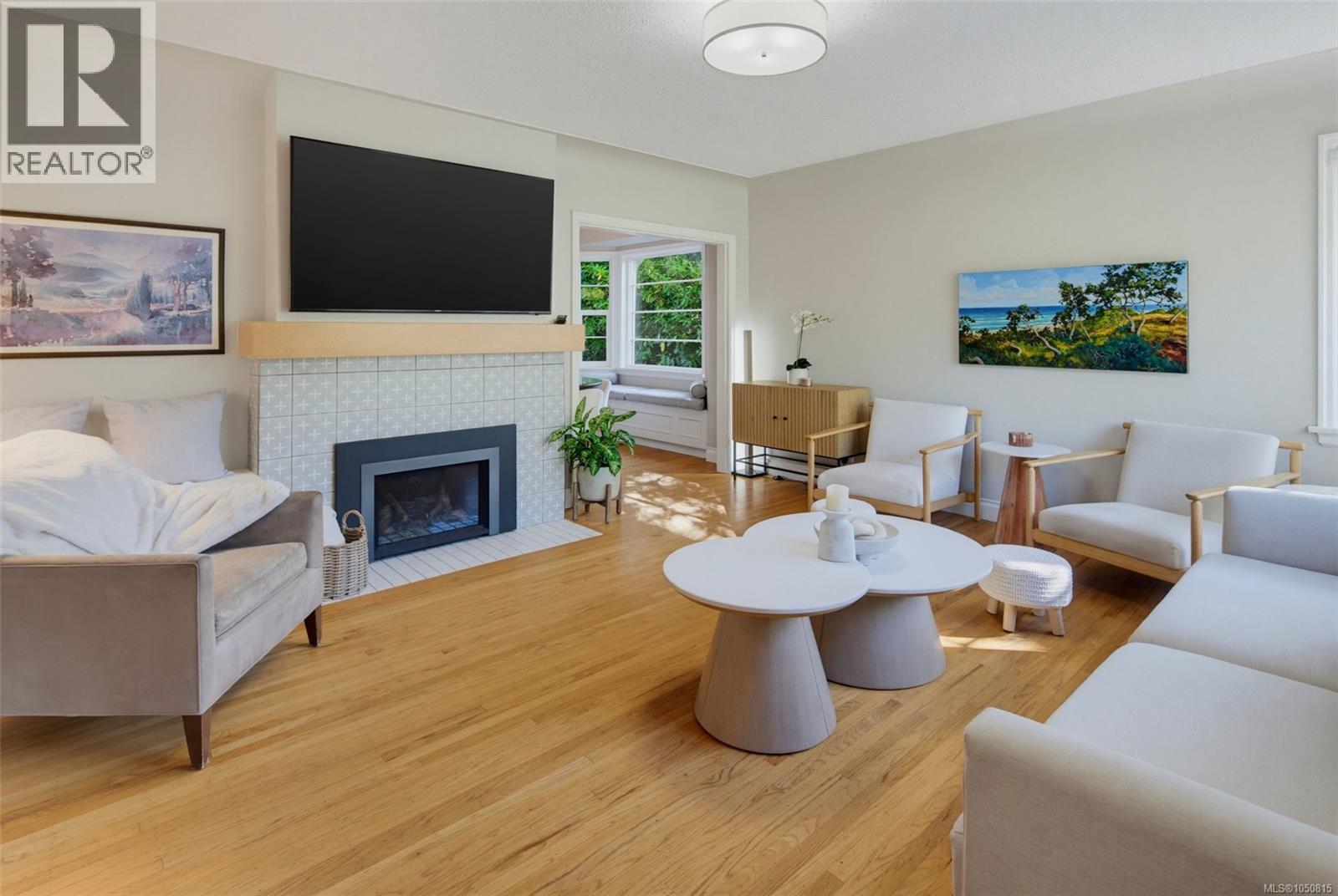  943 Linkleas Avenue, Oak Bay