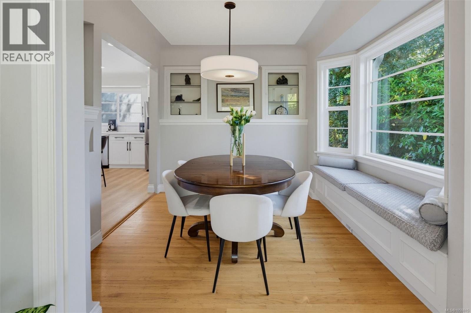  943 Linkleas Avenue, Oak Bay