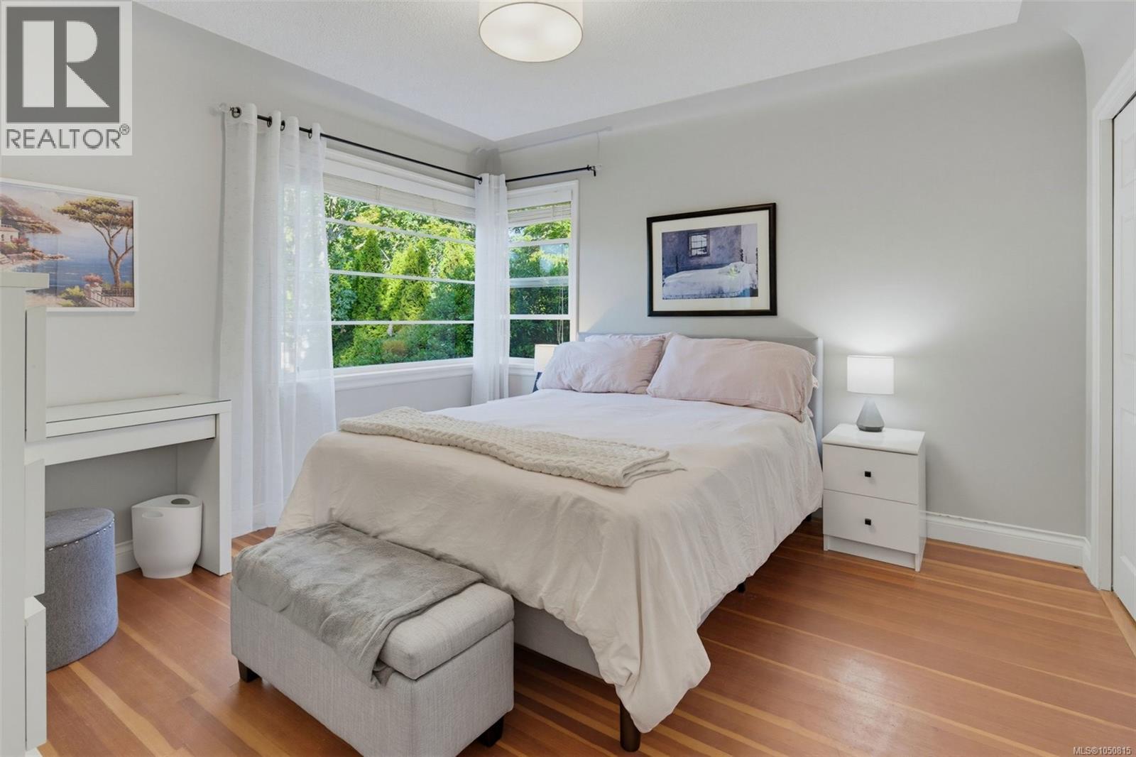  943 Linkleas Avenue, Oak Bay