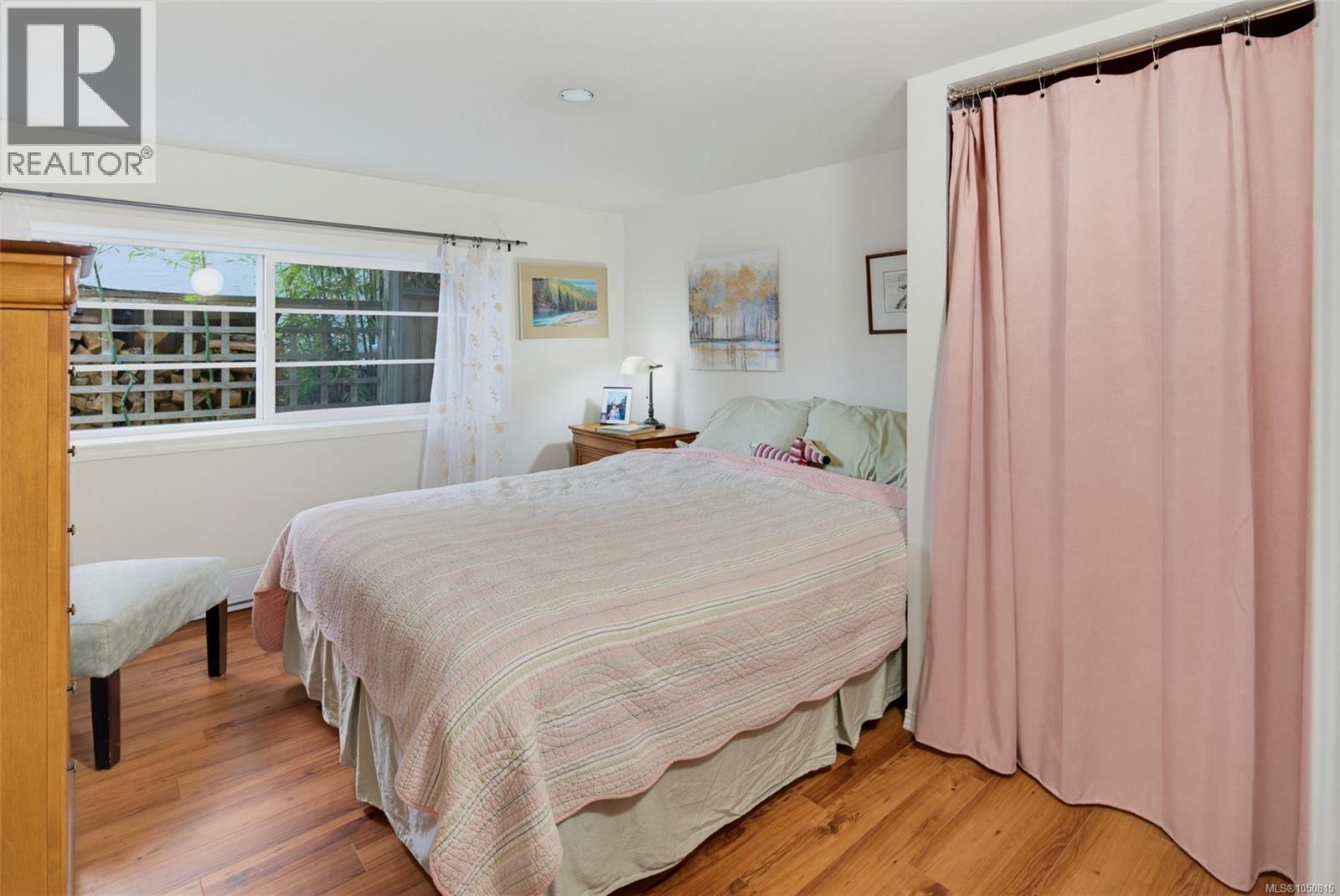  943 Linkleas Avenue, Oak Bay