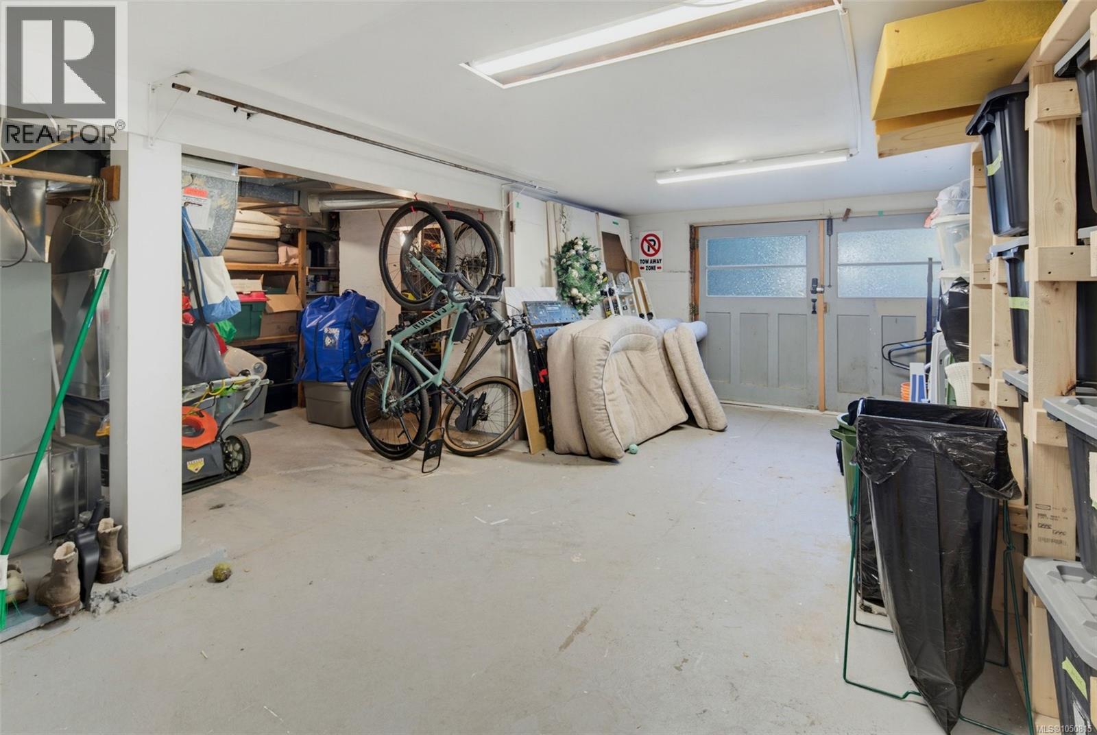  943 Linkleas Avenue, Oak Bay