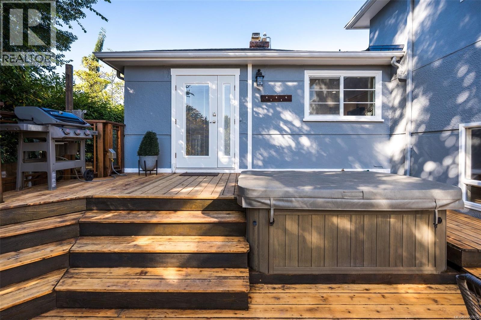  943 Linkleas Avenue, Oak Bay