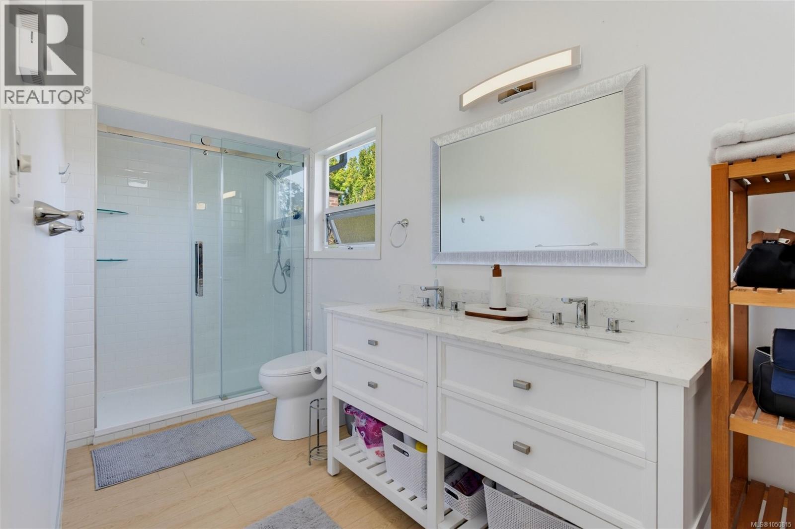  943 Linkleas Avenue, Oak Bay