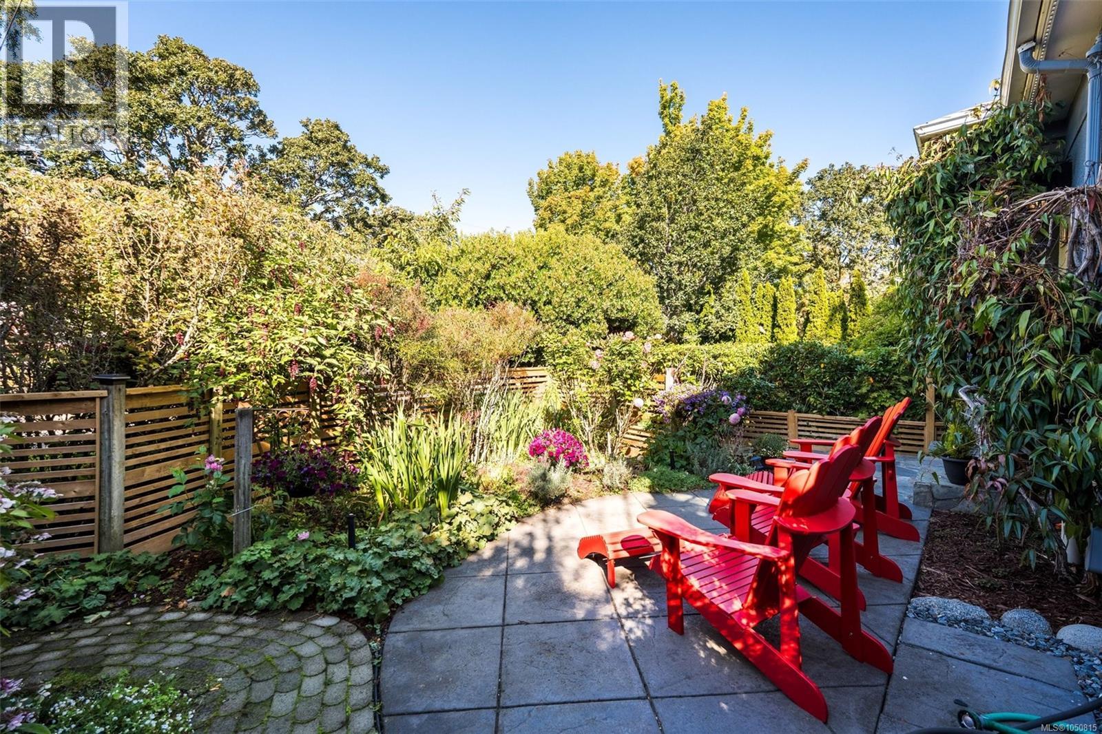  943 Linkleas Avenue, Oak Bay