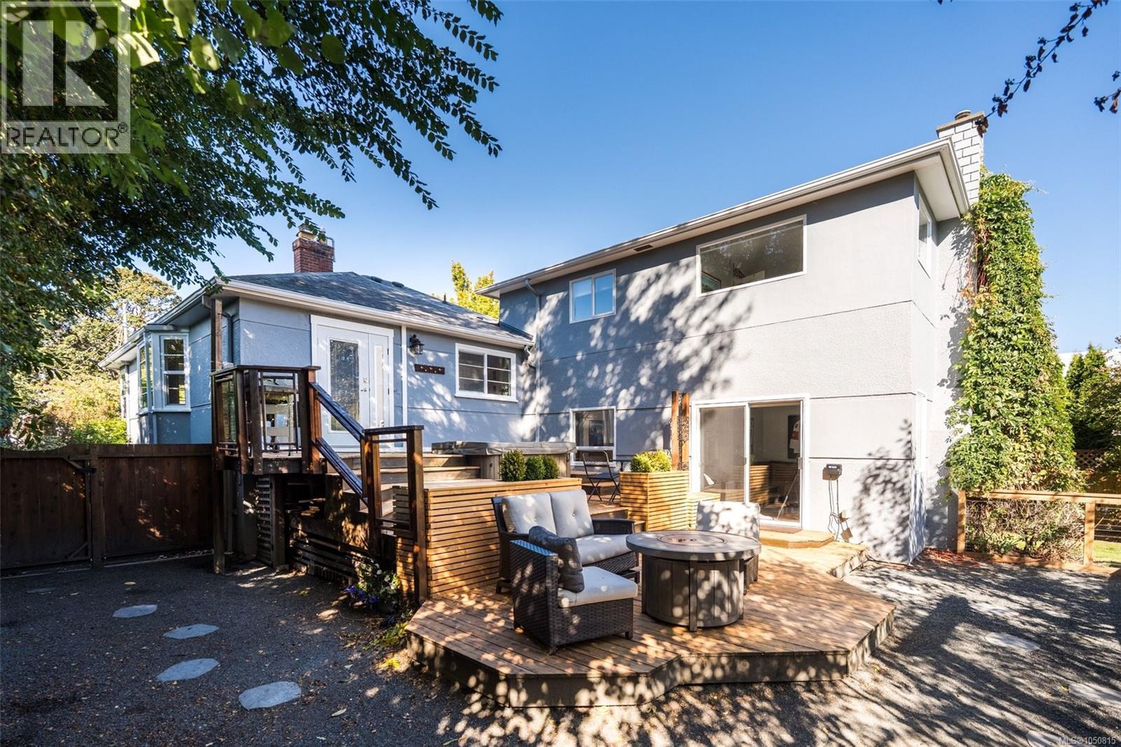 943 Linkleas Avenue, Oak Bay