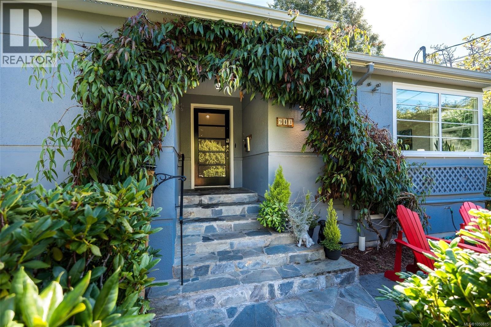  943 Linkleas Avenue, Oak Bay