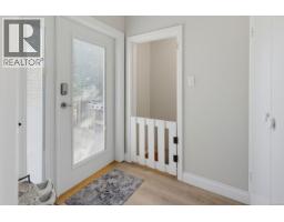 943 Linkleas Ave, Oak Bay, BC V8S5C4 Photo 24