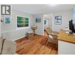 943 Linkleas Ave, Oak Bay, BC V8S5C4 Photo 26