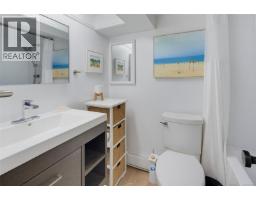943 Linkleas Ave, Oak Bay, BC V8S5C4 Photo 31