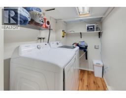 943 Linkleas Ave, Oak Bay, BC V8S5C4 Photo 32