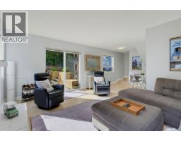 943 Linkleas Ave, Oak Bay, BC V8S5C4 Photo 43