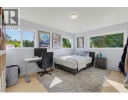 943 Linkleas Ave, Oak Bay, BC V8S5C4 Photo 48