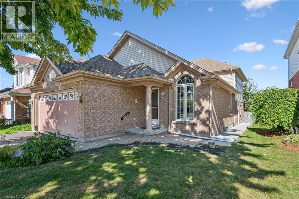 148 CLAIRFIELDS Drive W — photo 3