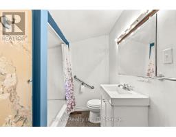 4 Margaret Street, Parry Sound, ON P2A2A8 Photo 11