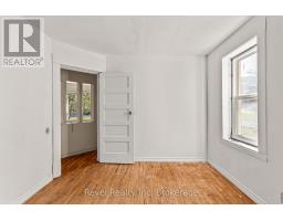 4 Margaret Street, Parry Sound, ON P2A2A8 Photo 9