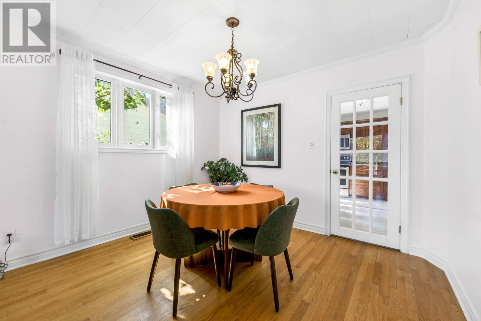 13 Symonds Avenue, photo 10 of 41