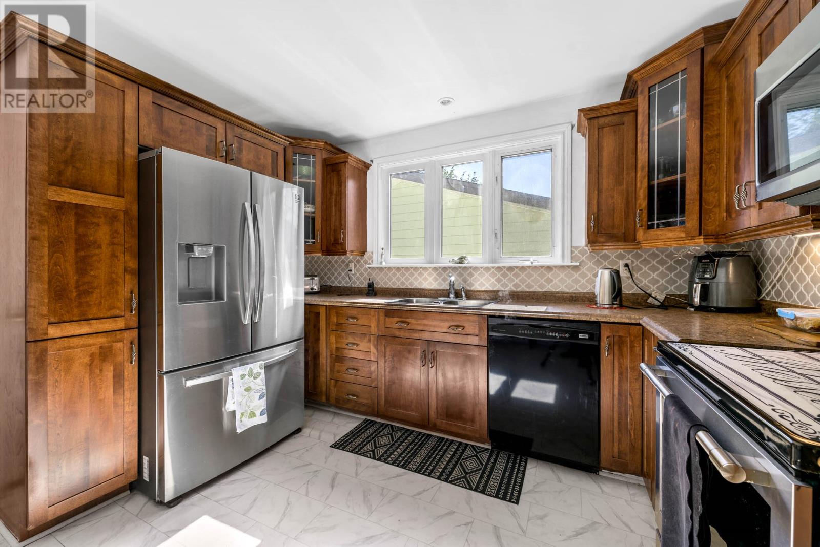 13 Symonds Avenue, photo 17 of 41
