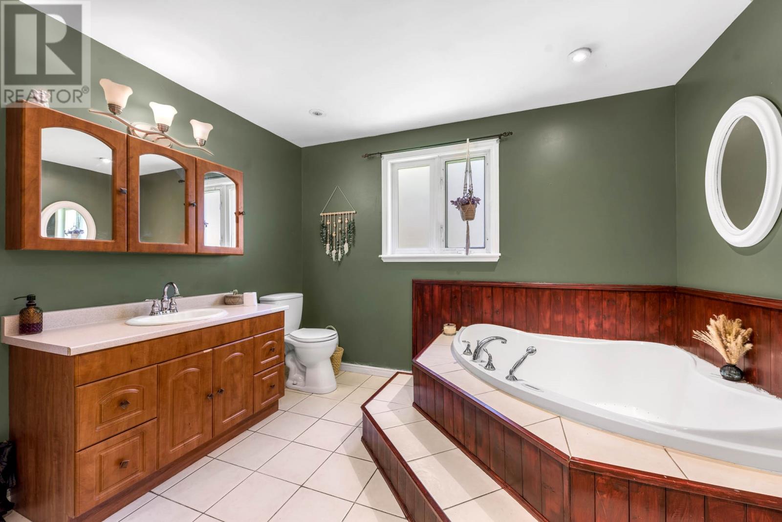 13 Symonds Avenue, photo 23 of 41