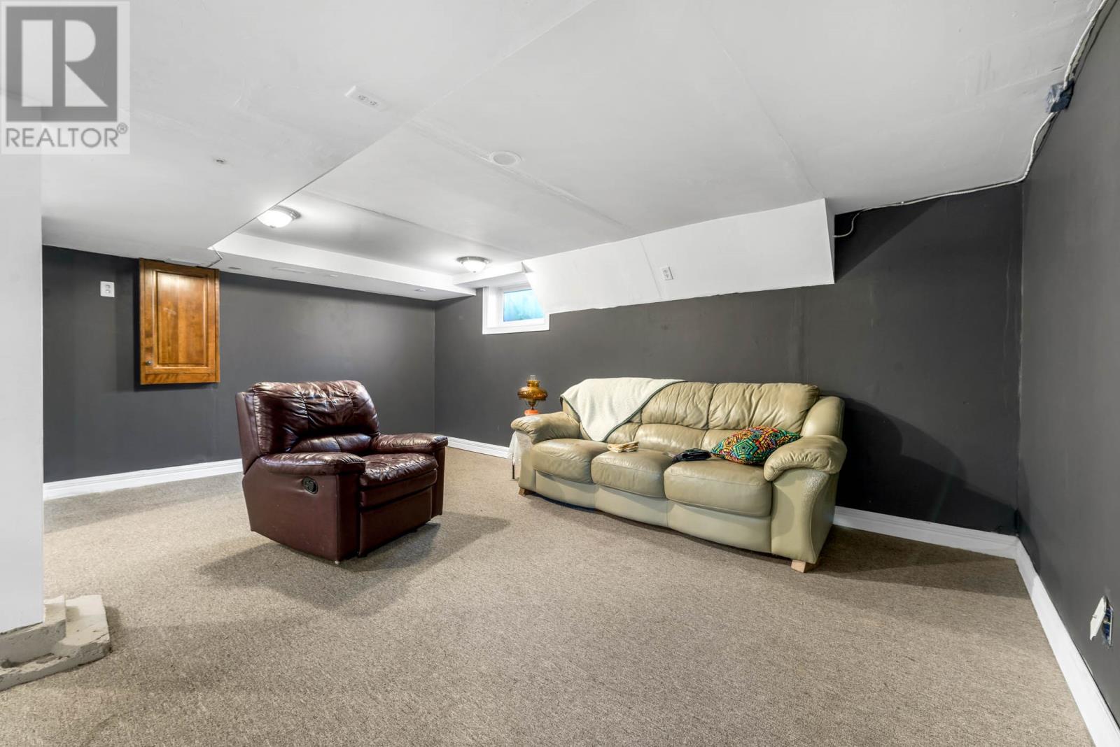 13 Symonds Avenue, photo 34 of 41