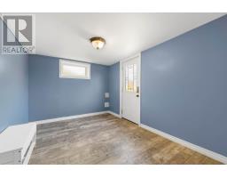 13 Symonds Avenue thumbnail 35