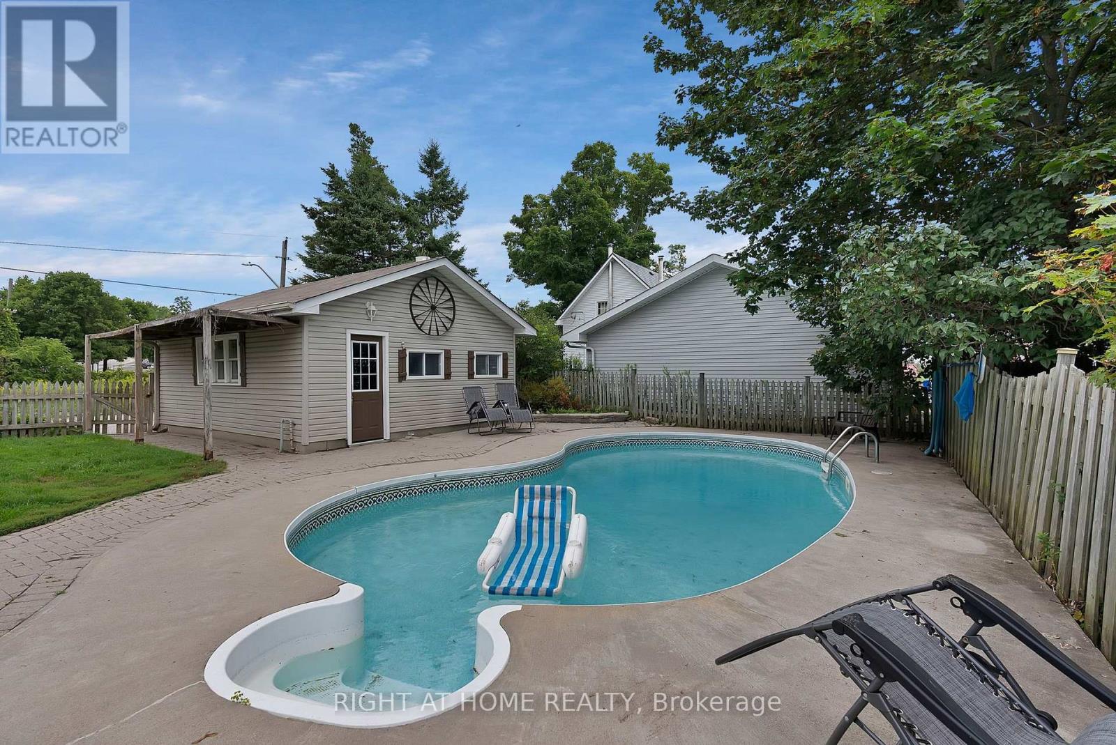 9495 BALDWIN STREET N - Image 32