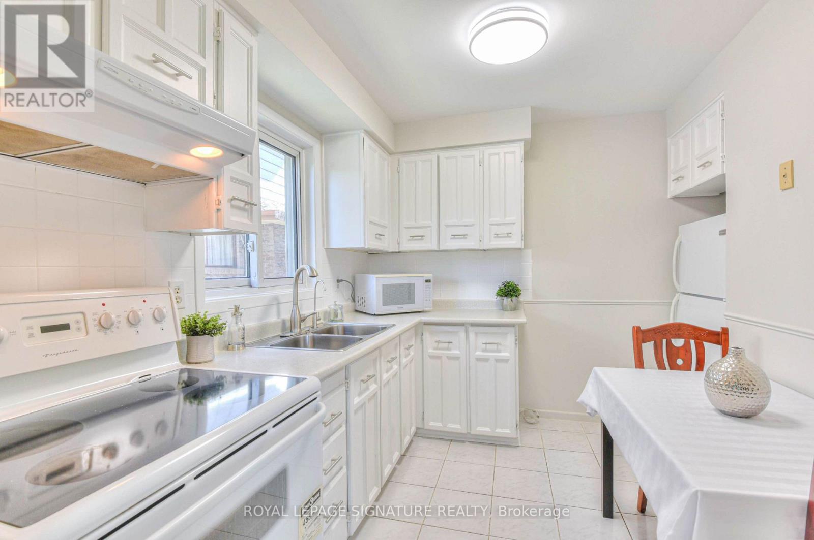 132 VALDOR DRIVE - 15