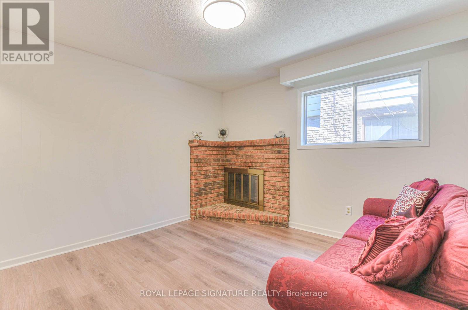 132 VALDOR DRIVE - 20