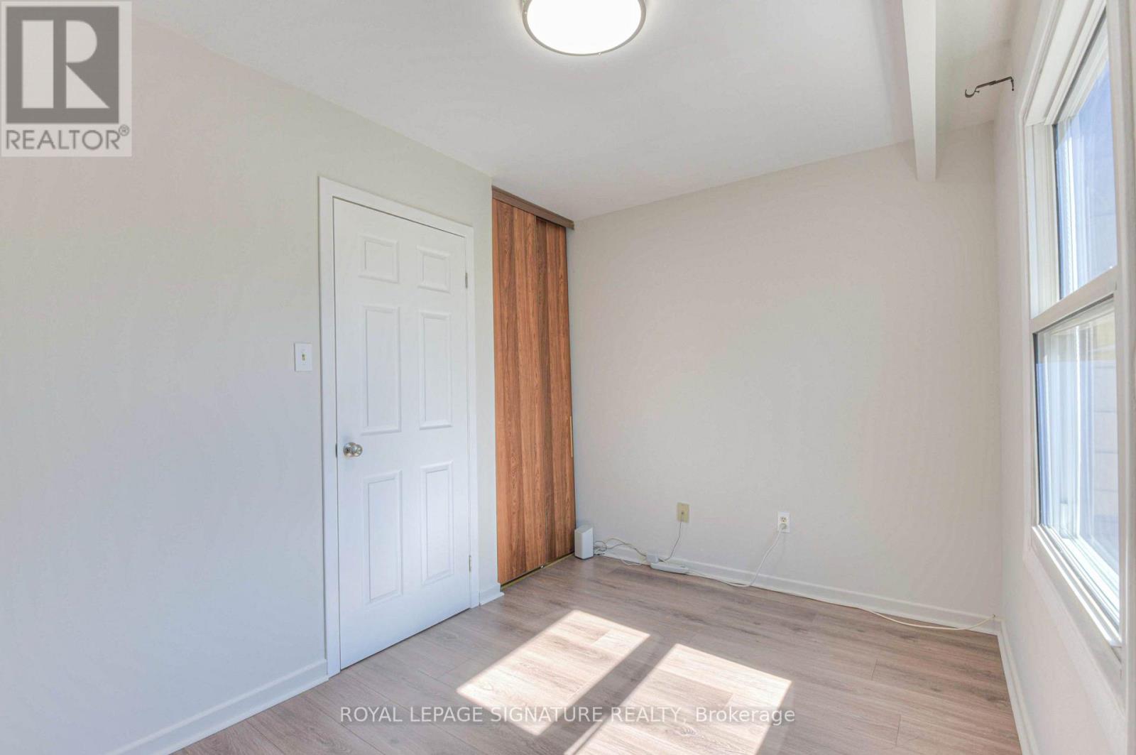 132 VALDOR DRIVE - 32
