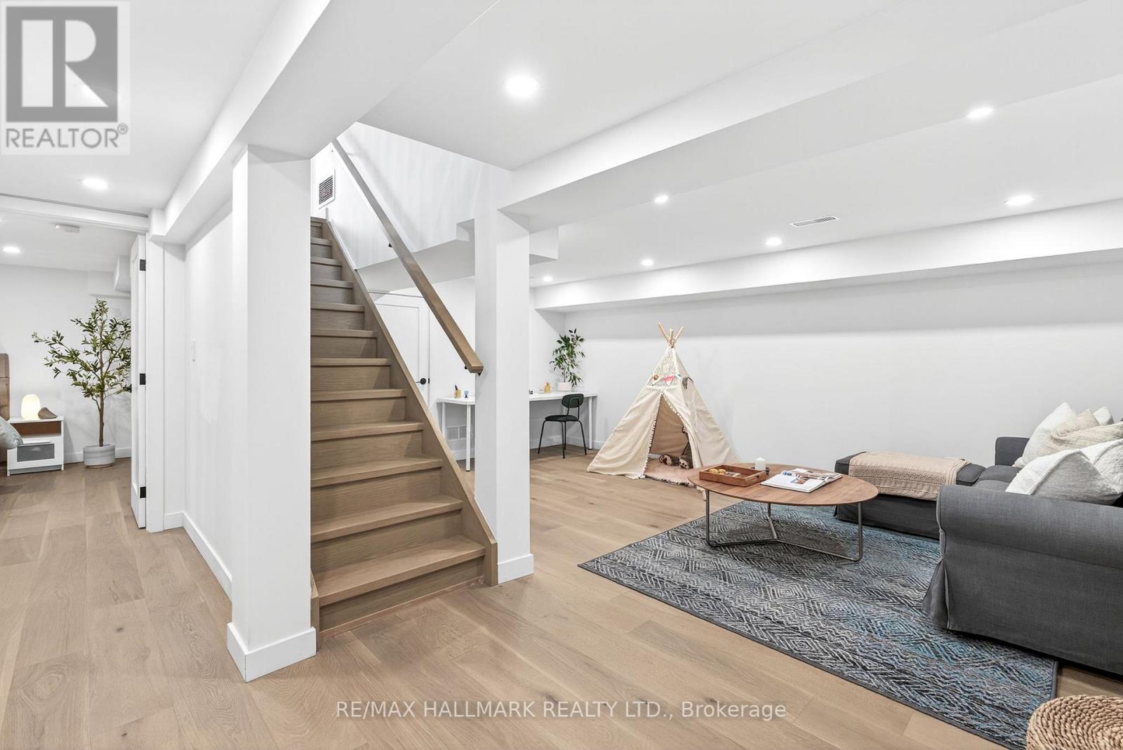 225 CATALINA DRIVE - 33