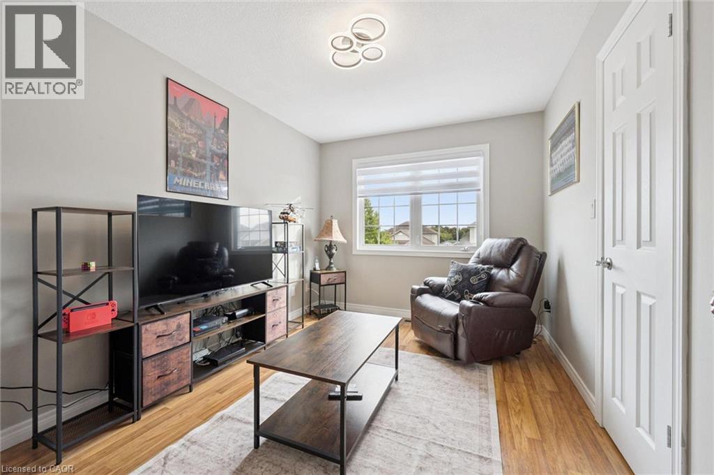 33 Washburn Drive — photo 17
