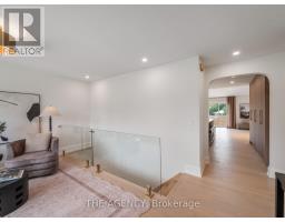 Living room - 26 Webster Drive, Aurora, ON L4G2A5 Photo 9