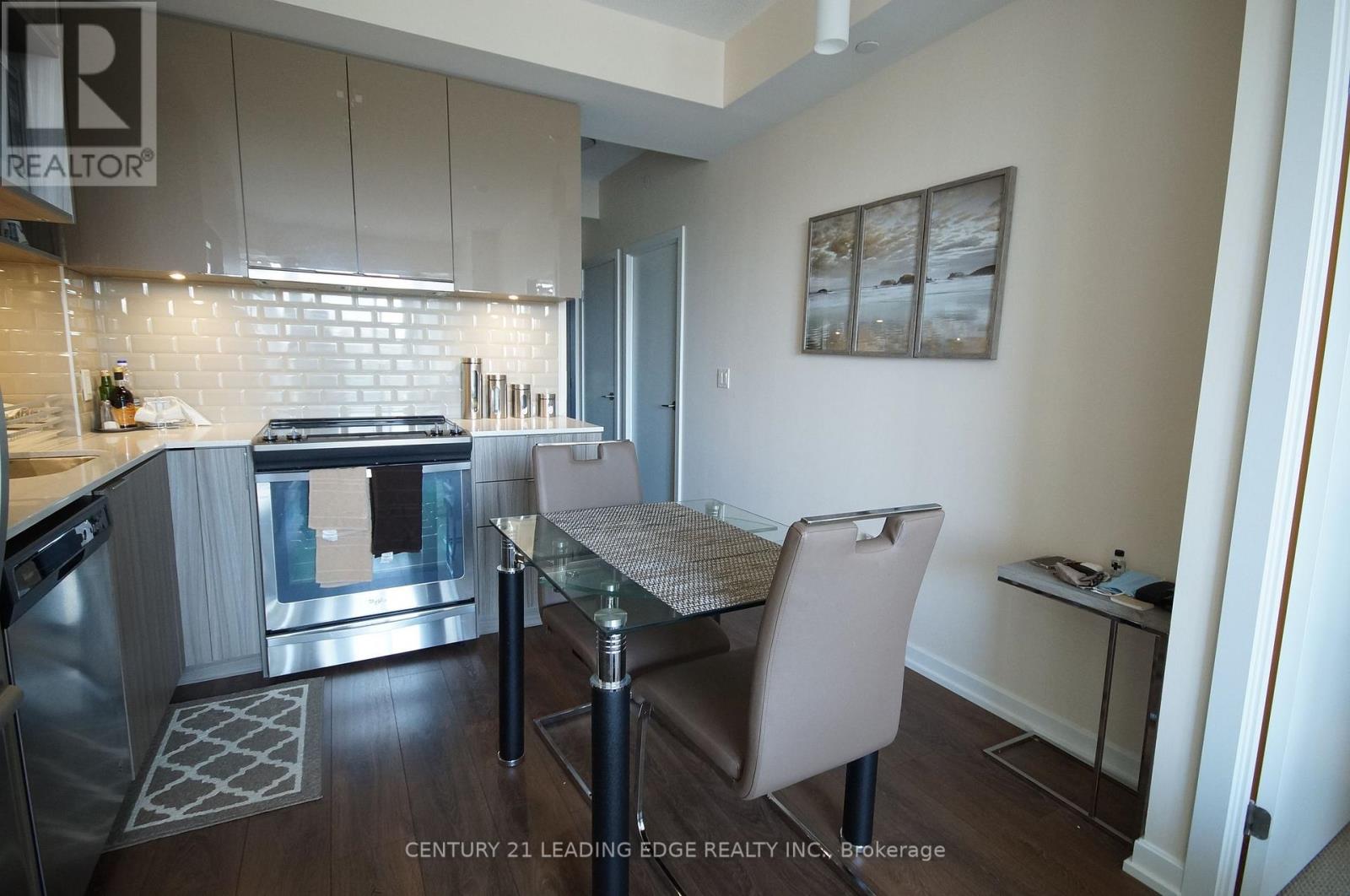#324 52 Forest Manor Road, Toronto (Henry Farm), Ontario, M2J0E2, Toronto (Henry Farm), Ontario — photo 5 of 5