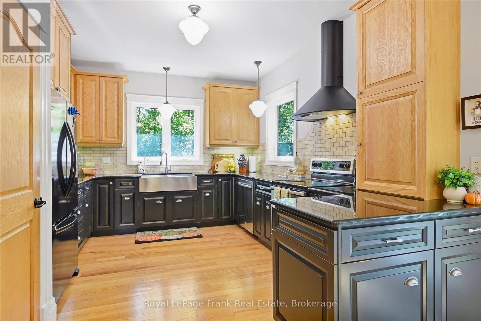 101 MITCHELL CRESCENT - 12