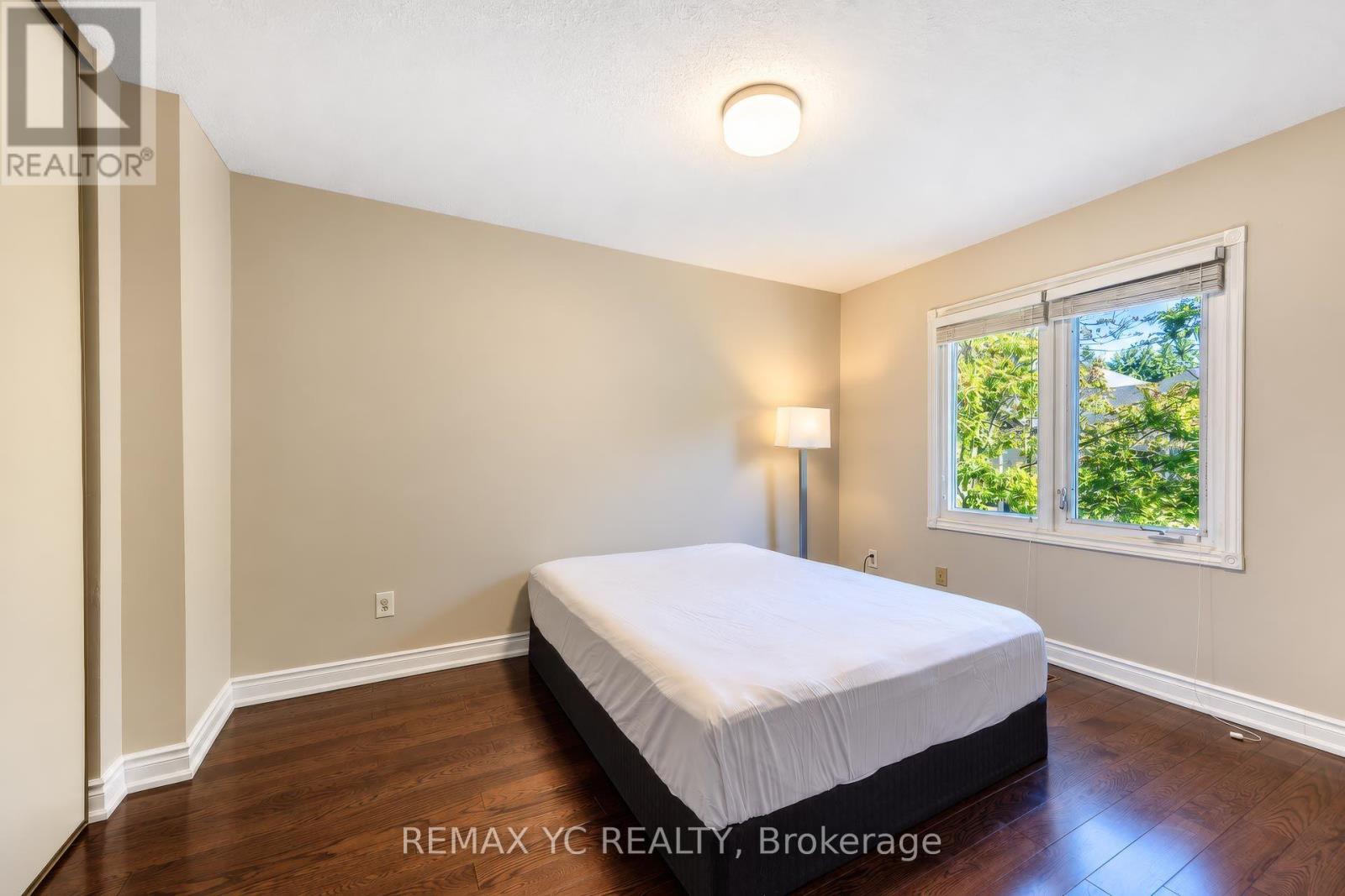#52 4635 REGENTS TERRACE - 28