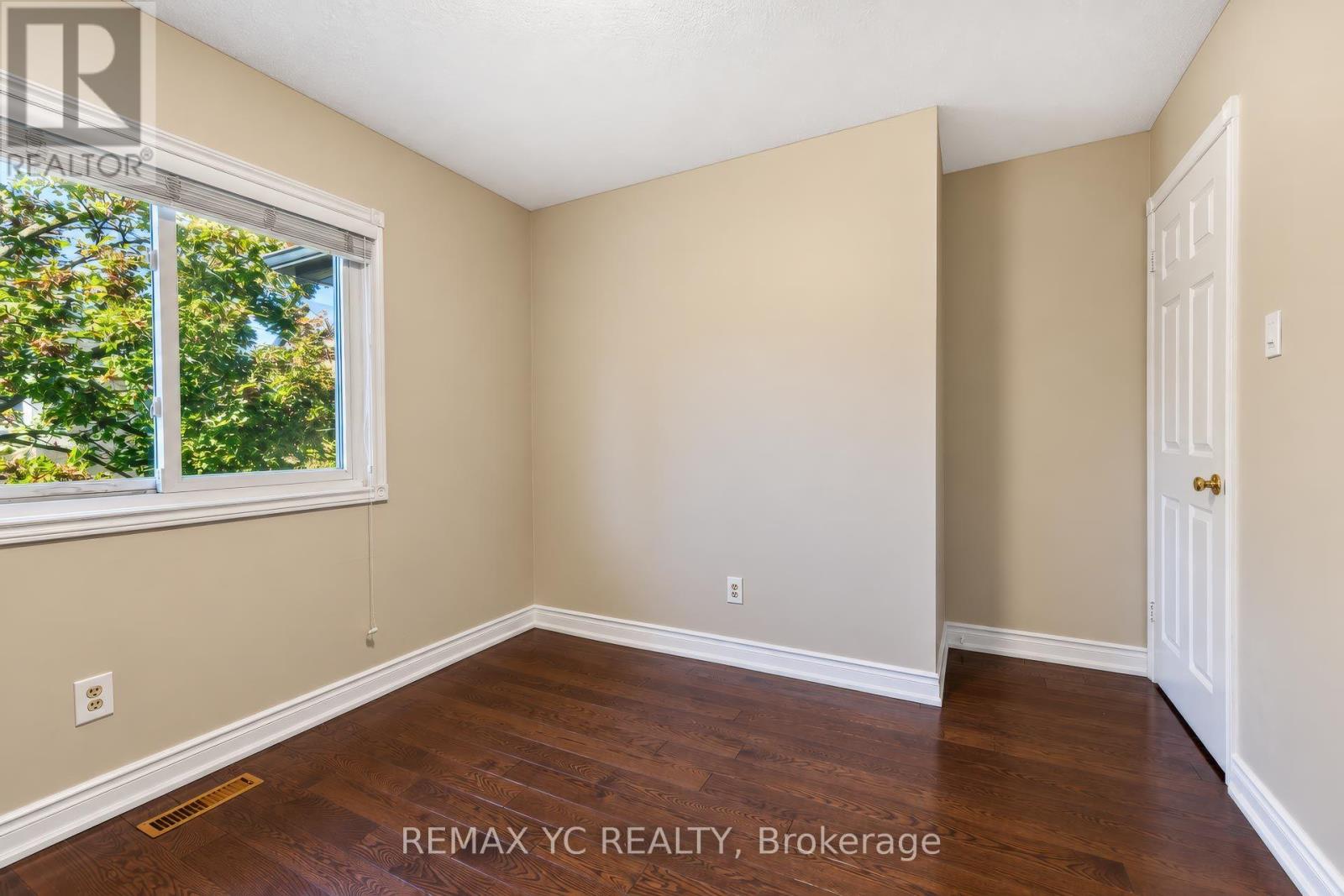 #52 4635 REGENTS TERRACE - Image 35