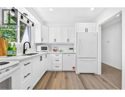 Primary Bedroom - 650 Cumberland Avenue, Burlington, ON L7N2X5 Photo 8