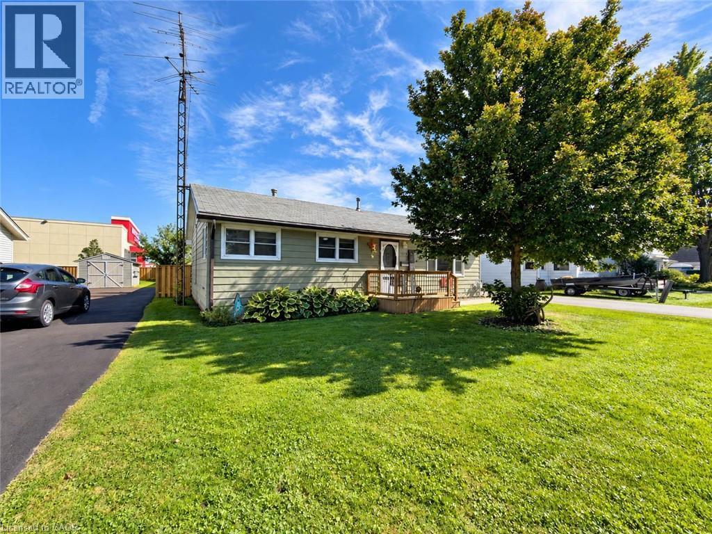 323 BRACE Street, Dunnville, Ontario, N1A2A5, Dunnville, Ontario — photo 1 of 5