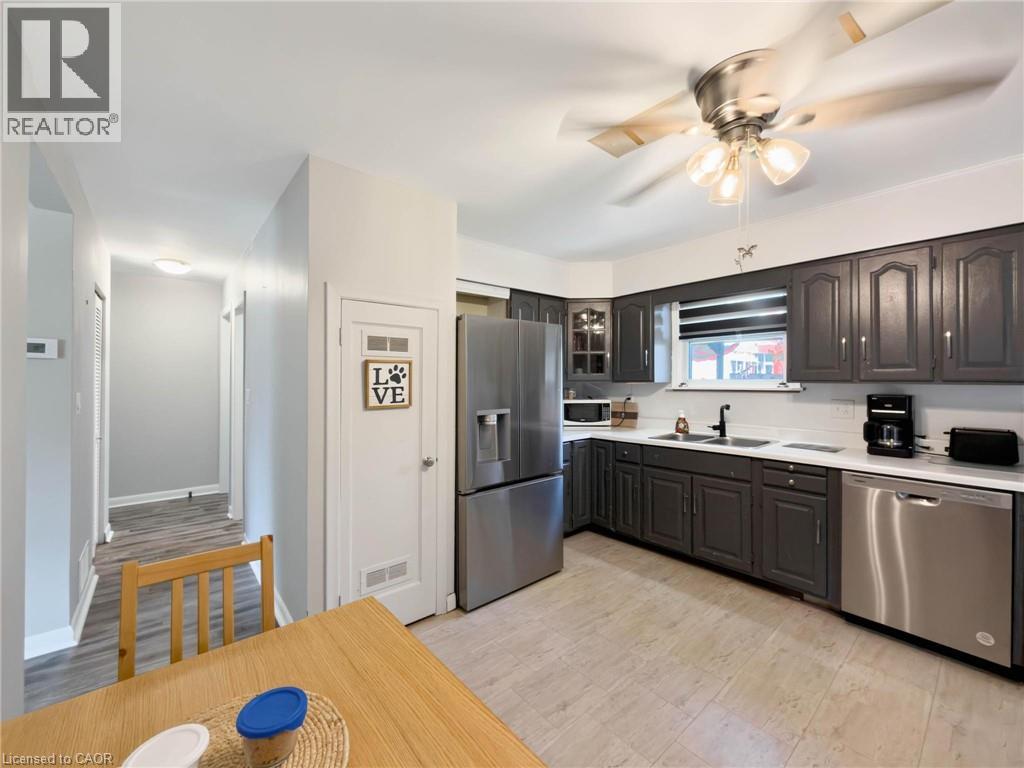 323 BRACE Street - Image 18