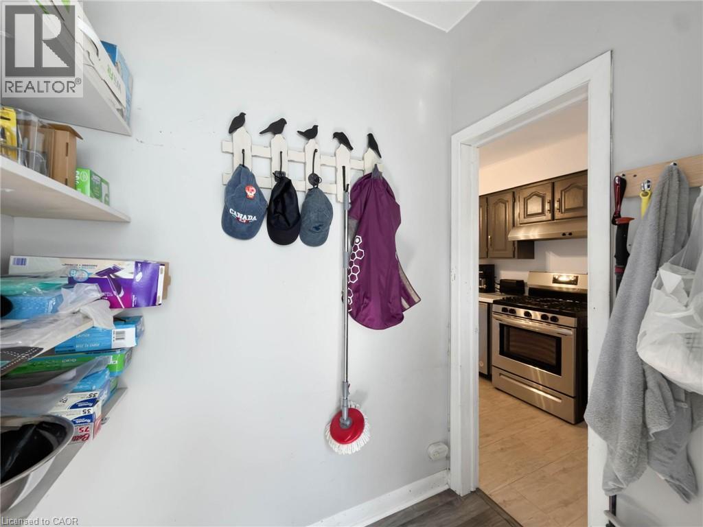 323 BRACE Street - Image 23