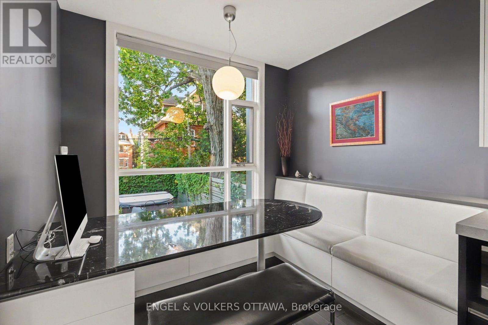 26 MELGUND AVENUE - 16