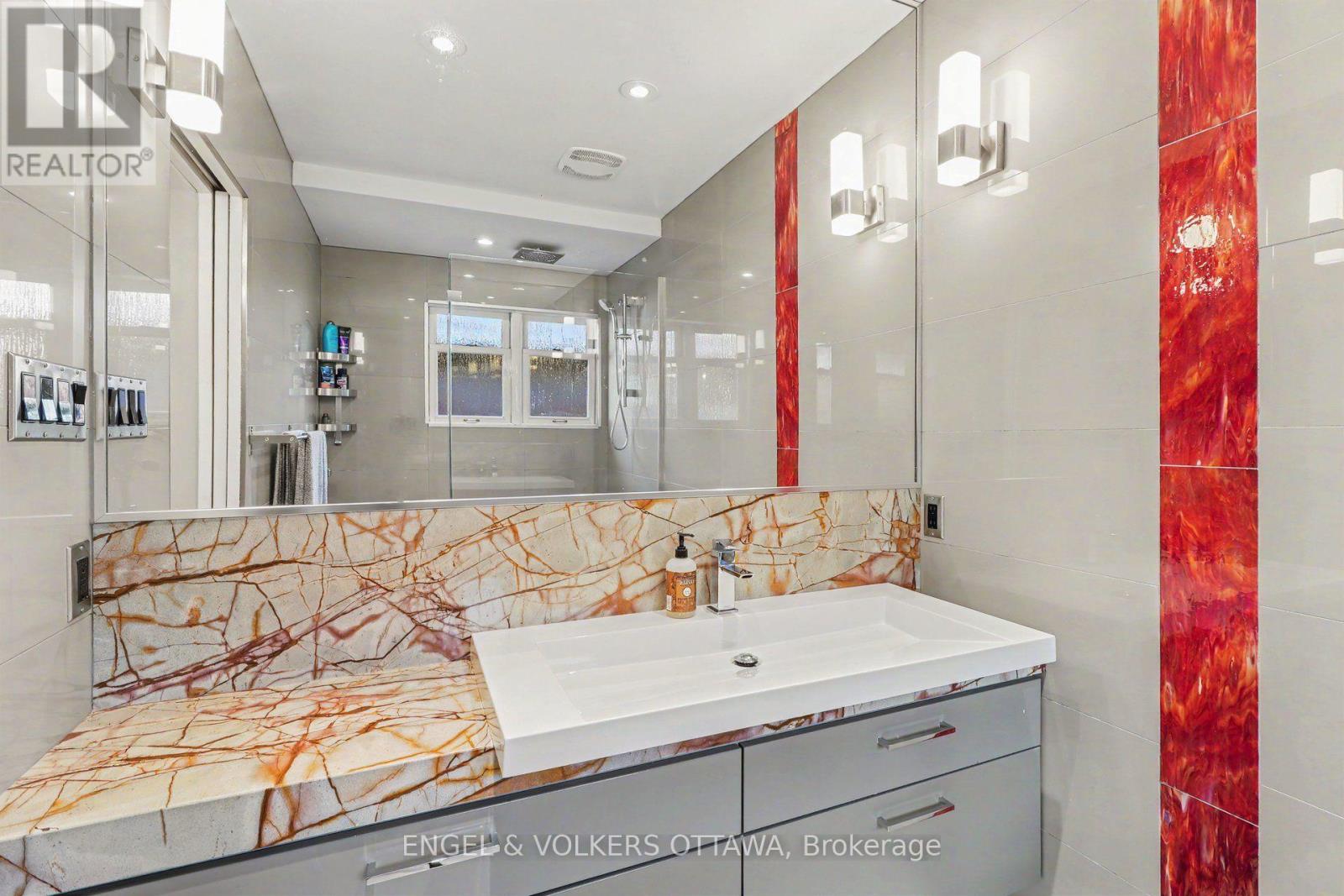 26 MELGUND AVENUE - 23