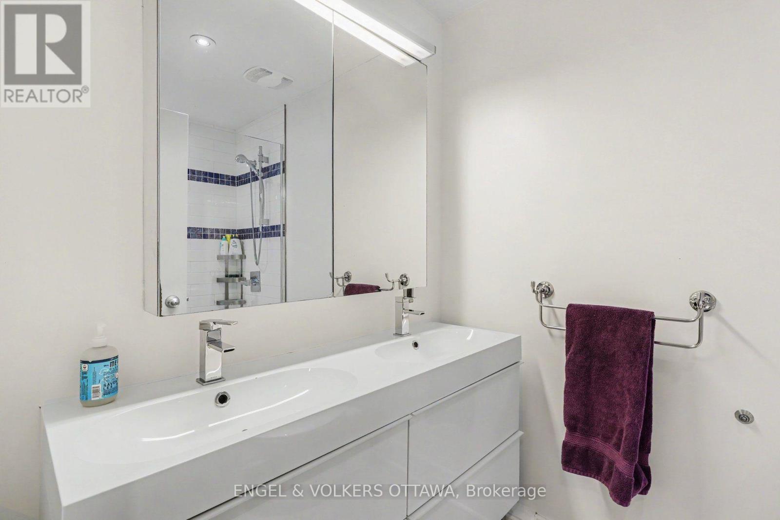 26 MELGUND AVENUE - 26