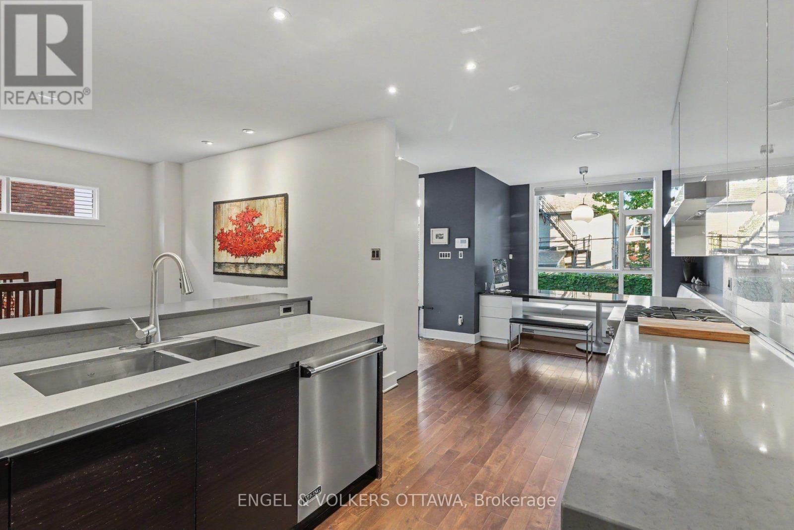 26 MELGUND AVENUE - 13