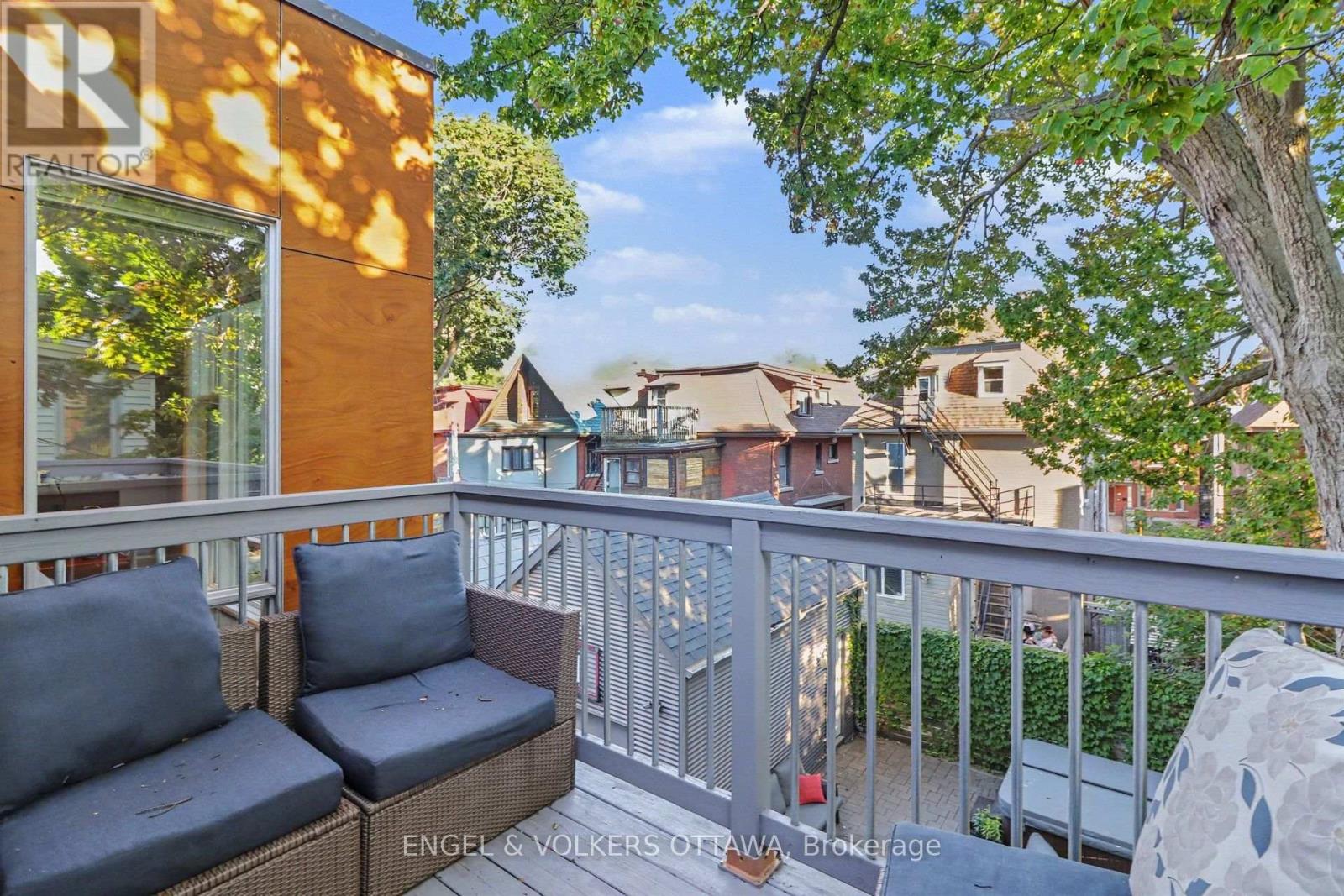 26 MELGUND AVENUE - 33