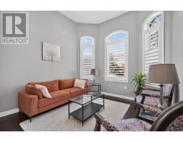 366 Montreal Circle, Hamilton, ON L8E0C7 Photo 7